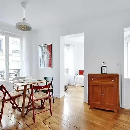 Cosy With 270 Degrees View On Streets Apartamento *